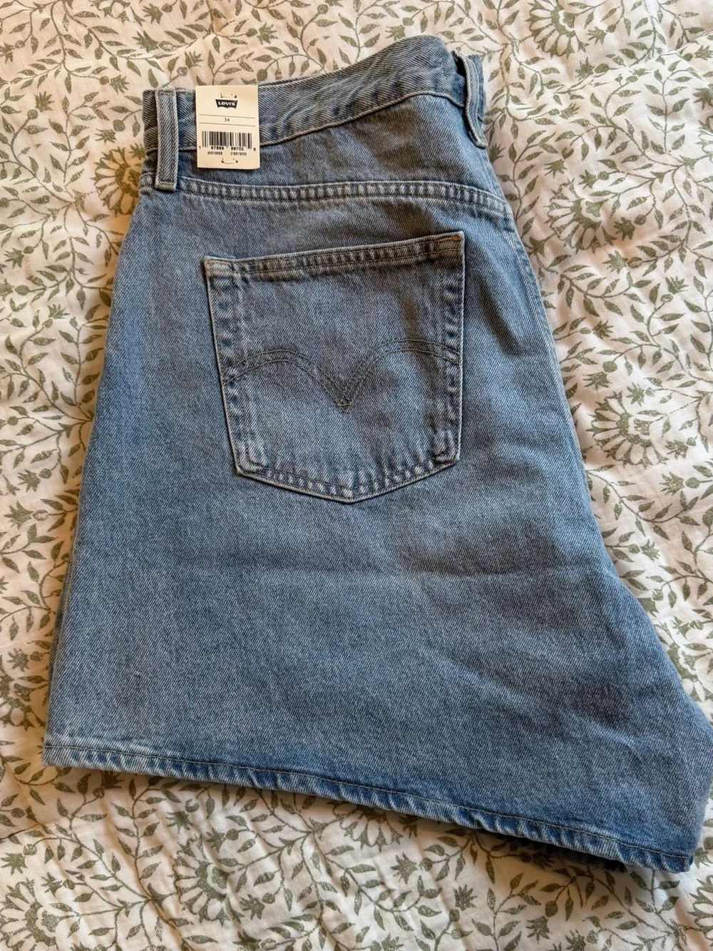 Levi's Light Wash High Rise Baggy Denim Shorts NWT 34
